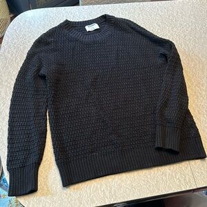 Old Navy Like New Black Sweater. Size Medium.